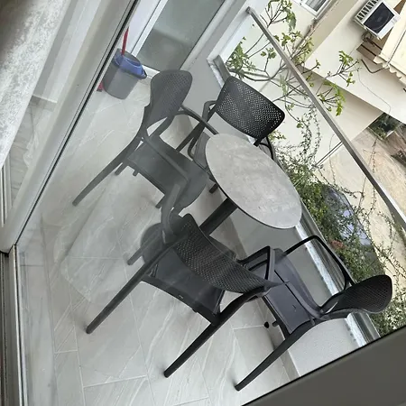 Iseris Apartment