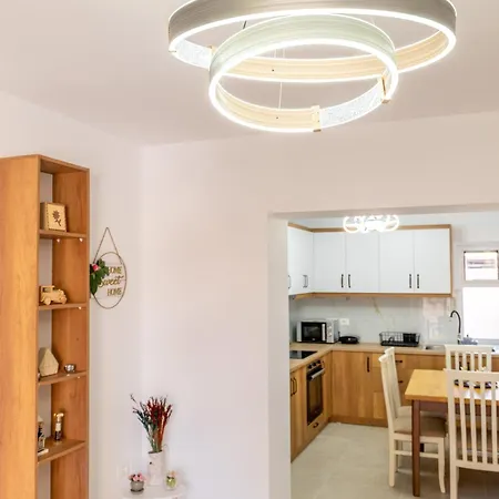 Iseris Apartment Sarande